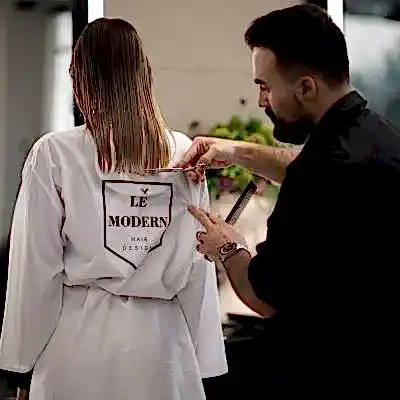 hair and make up stylist